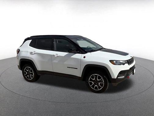 Bright White Clearcoat 2025 Jeep Compass Trailhawk
