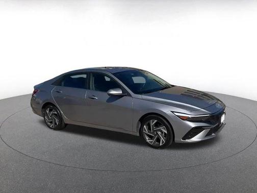 2025 Hyundai ELANTRA SEL