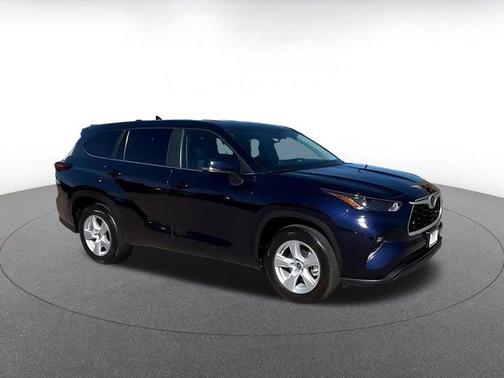 2025 Toyota Highlander LE