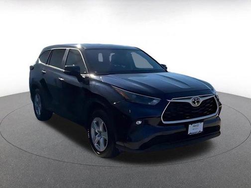 2025 Toyota Highlander LE