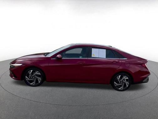 2025 Hyundai ELANTRA SEL