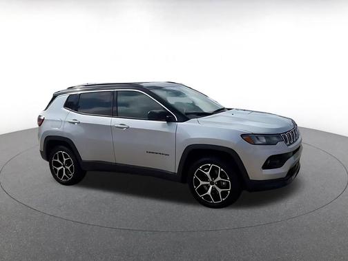 Silver Zynith Metallic Clearcoat 2025 Jeep Compass Limited
