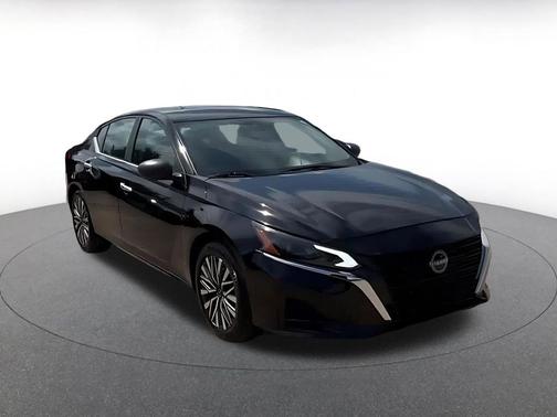 Super Black 2025 Nissan Altima SV FWD