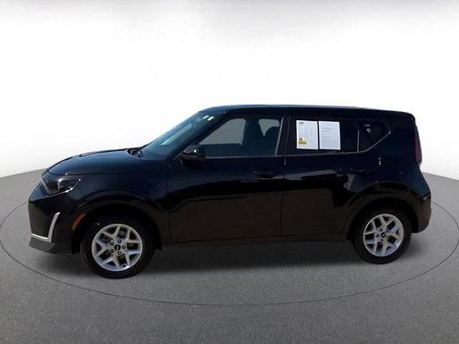 Fusion Black 2025 Kia Soul LX