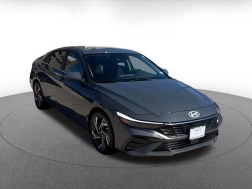 2025 Hyundai ELANTRA SEL