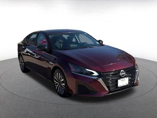 Garnet Pearl Metallic 2025 Nissan Altima SV FWD