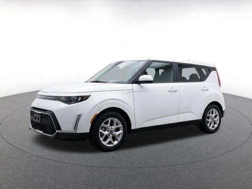 Snow White Pearl 2025 Kia Soul LX
