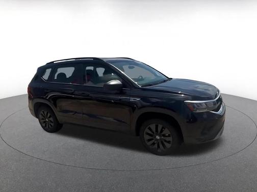 Deep Black Pearl 2024 Volkswagen Taos 1.5T S