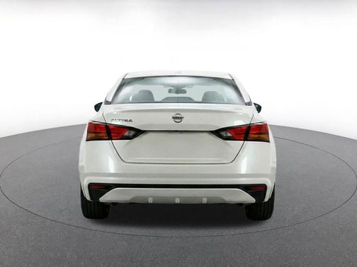 Glacier White 2025 Nissan Altima SV FWD