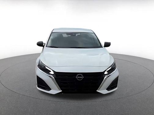 Glacier White 2025 Nissan Altima SV FWD