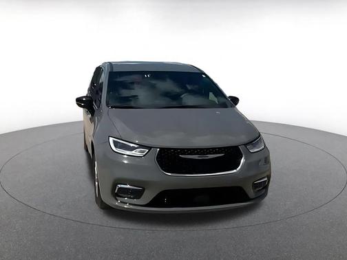 Ceramic Gray Clearcoat 2025 Chrysler Pacifica L