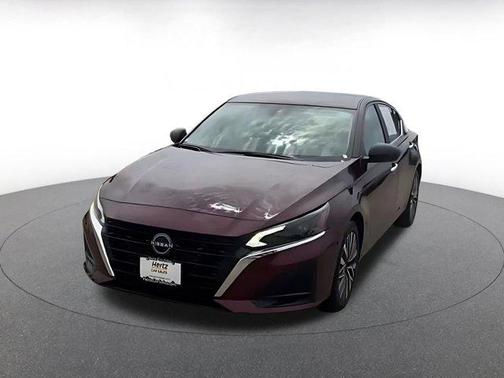 Garnet Pearl Metallic 2025 Nissan Altima SV FWD