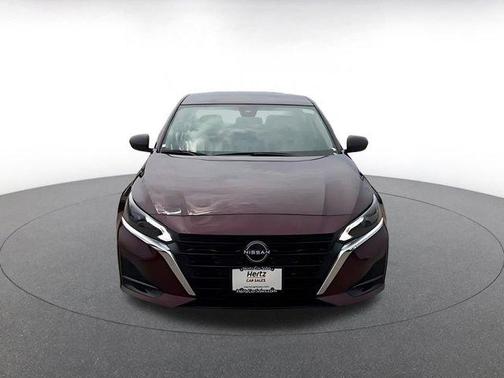 Garnet Pearl Metallic 2025 Nissan Altima SV FWD