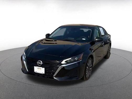 Super Black 2025 Nissan Altima SV FWD