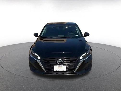 Super Black 2025 Nissan Altima SV FWD