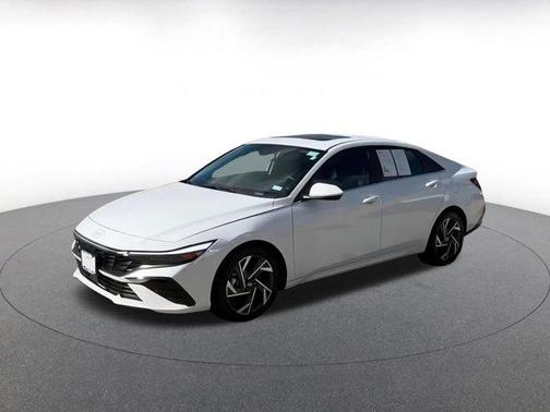 2025 Hyundai ELANTRA SEL