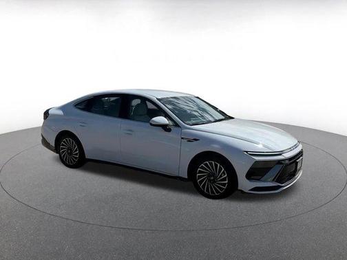 2024 Hyundai SONATA Hybrid SE
