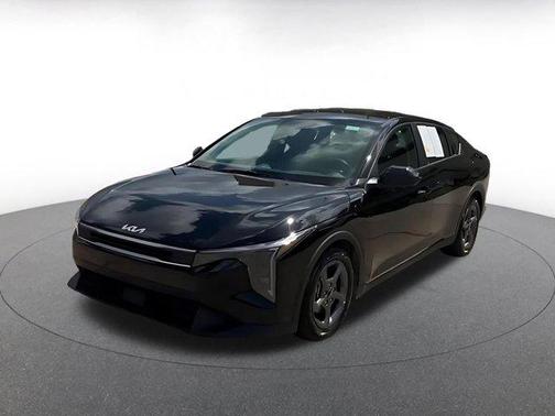 Aurora Black Pearl 2025 Kia K4 LXS