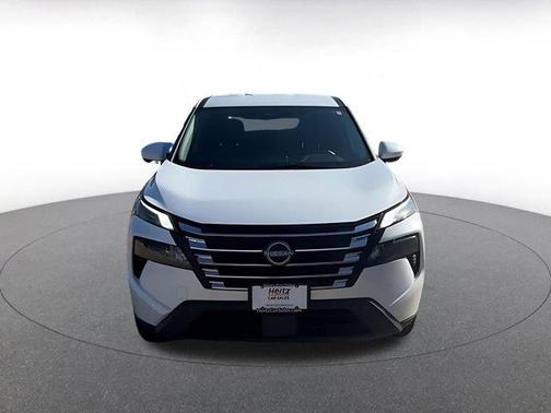 Everest White Pearl 2025 Nissan Rogue SV