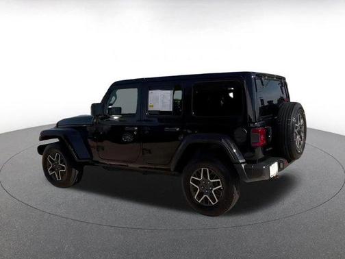 2025 Jeep Wrangler 4-Door Sahara 4x4