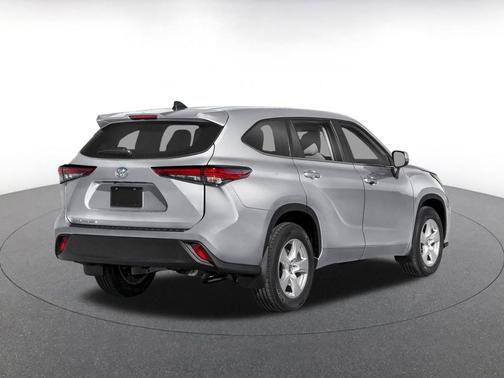 Celestial Silver Metallic 2025 Toyota Highlander LE
