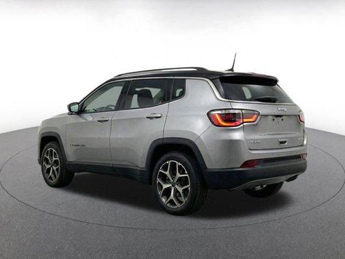 Silver Zynith Metallic Clearcoat 2025 Jeep Compass Limited