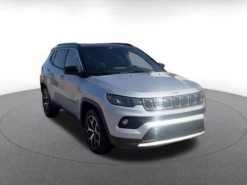 Silver Zynith Metallic Clearcoat 2025 Jeep Compass Limited
