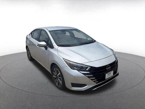 Brilliant Silver Metallic 2025 Nissan Versa 1.6 SV