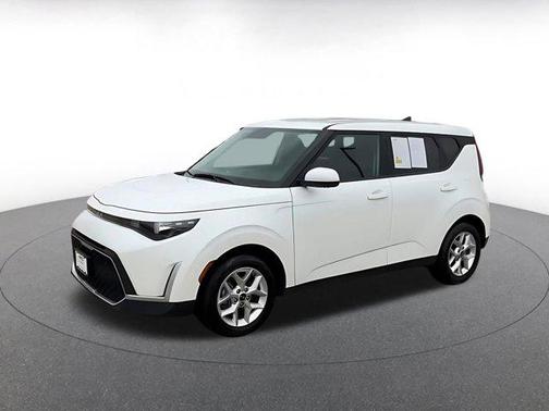 Snow White Pearl 2025 Kia Soul LX