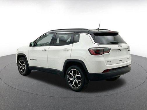 Bright White Clearcoat 2025 Jeep Compass Limited