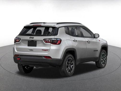 Silver Zynith Metallic Clearcoat 2025 Jeep Compass Trailhawk