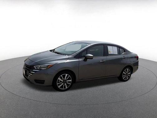 Gun Metallic 2025 Nissan Versa 1.6 SV