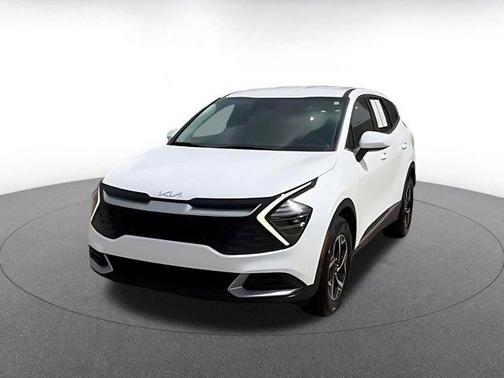 Glacial White Pearl 2025 Kia Sportage LX