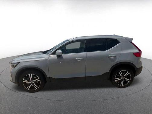 2024 Volvo XC40 CORE