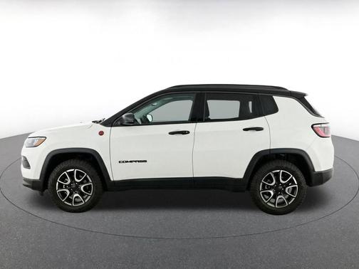 Bright White Clearcoat 2025 Jeep Compass Trailhawk