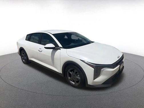 Snow White Pearl 2025 Kia K4 LXS