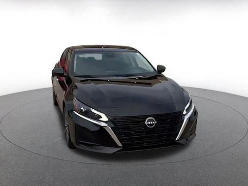 Super Black 2025 Nissan Altima SV FWD