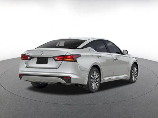 Brilliant Silver Metallic 2025 Nissan Altima SV FWD