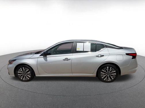 Brilliant Silver Metallic 2025 Nissan Altima SV FWD