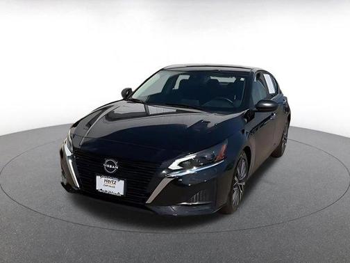 Super Black 2025 Nissan Altima SV FWD