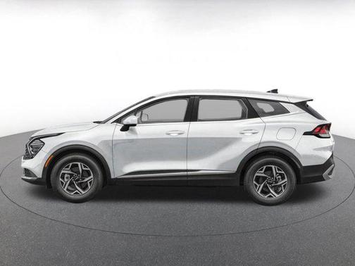 Snow White Pearl 2025 Kia Sportage LX