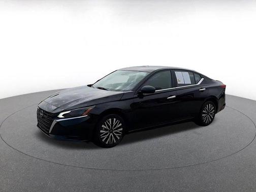 Super Black 2025 Nissan Altima SV FWD