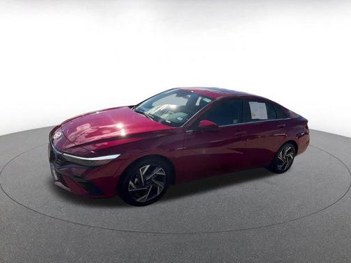 2025 Hyundai ELANTRA SEL
