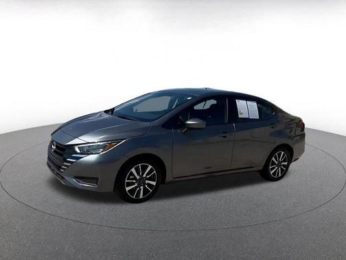 Gun Metallic 2025 Nissan Versa 1.6 SV
