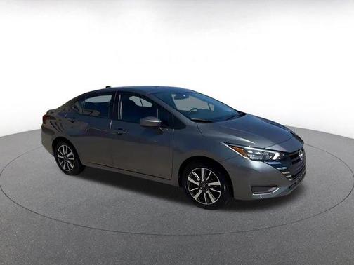 Gun Metallic 2025 Nissan Versa 1.6 SV