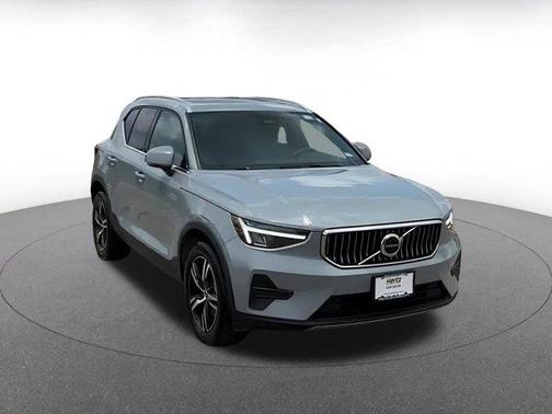 2024 Volvo XC40 CORE