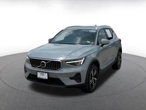 2024 Volvo XC40 CORE