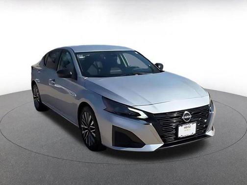 Brilliant Silver Metallic 2025 Nissan Altima SV FWD