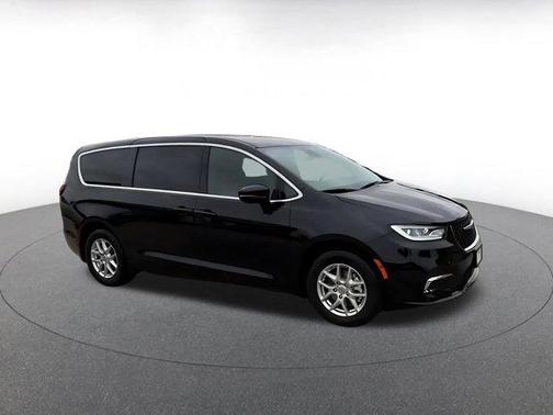 2025 Chrysler Pacifica L