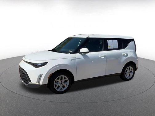 Snow White Pearl 2024 Kia Soul LX